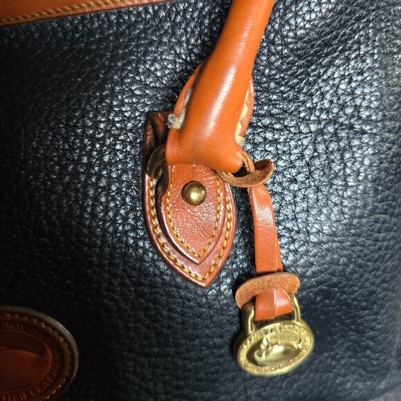 Vintage DOONEY & BOURKE 80's Pebbled Navy Brown Leather Satchel Crossbody - Picture 8 of 15
